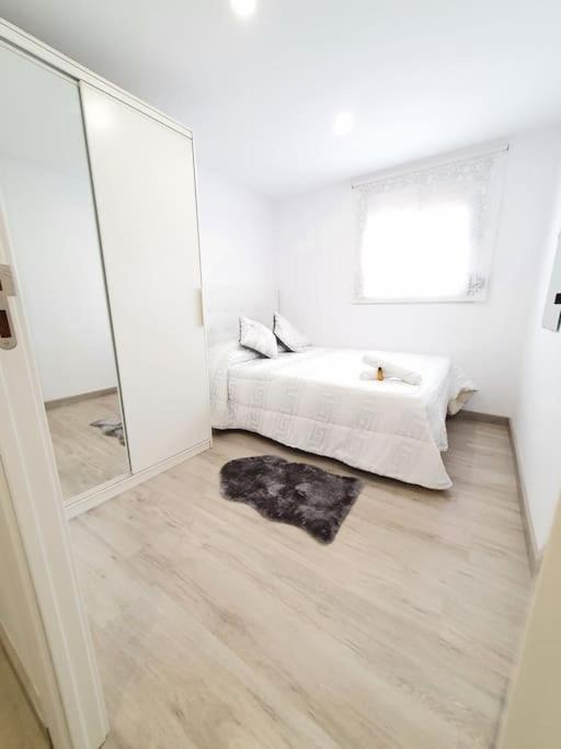 Habitaciones Bonitas Y Comodas L'Hospitalet de Llobregat Bagian luar foto