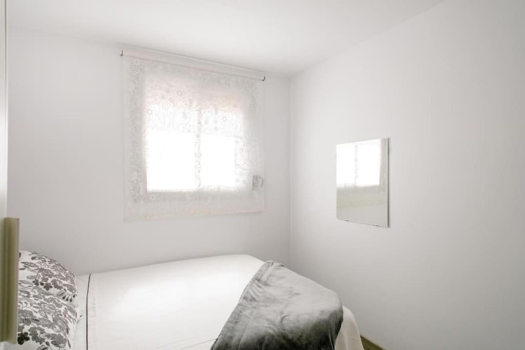 Habitaciones Bonitas Y Comodas L'Hospitalet de Llobregat Bagian luar foto